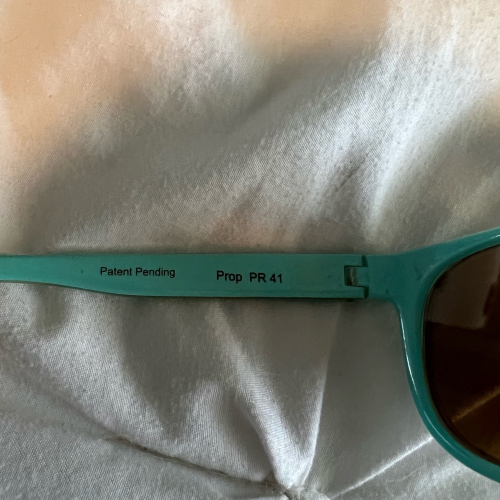 Costa Women's Sunglasses in Aqua and Brown - Picture 4 of 7
